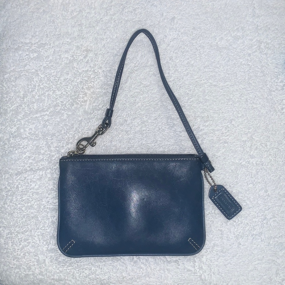 Vintage Coach Wristlet Blue. Some wear as seen in pics - Picture 2 of 7